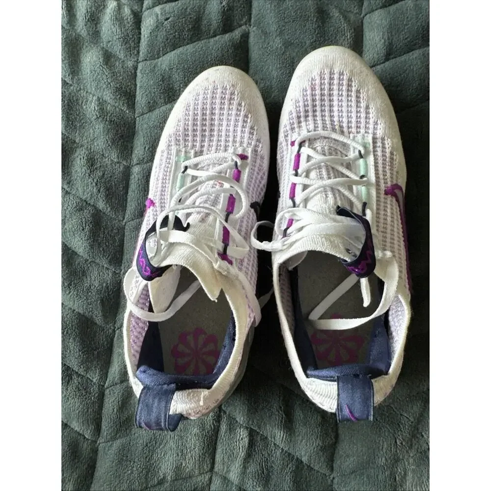 Nike Air Vapormax 2021 Flyknit GS White Violet Frost Size 7 Pre Owned Excellent